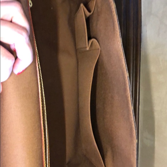 Luis Vuitton messenger bag - Picture 4 of 7